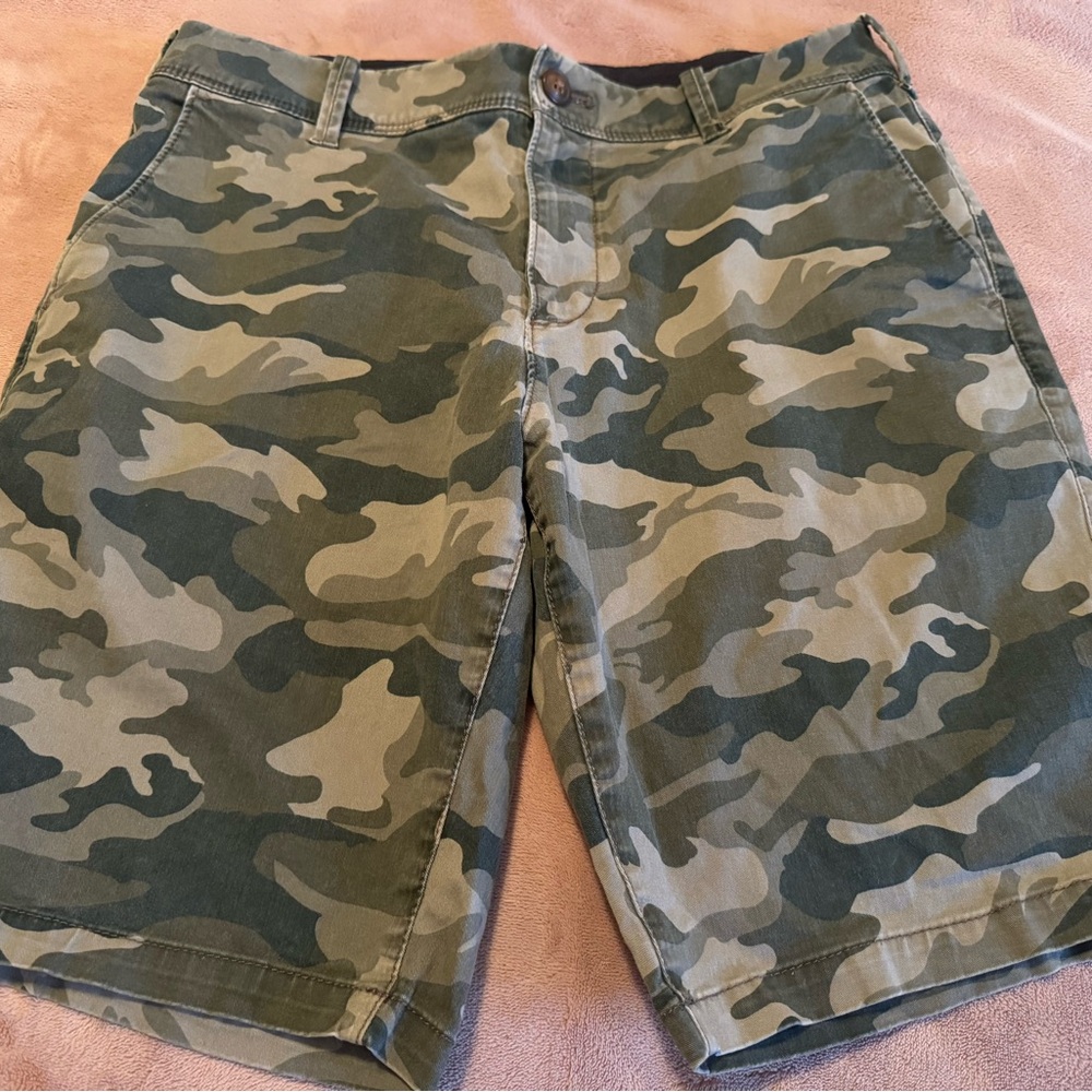 Express Men's Green Camouflage Cargo Shorts